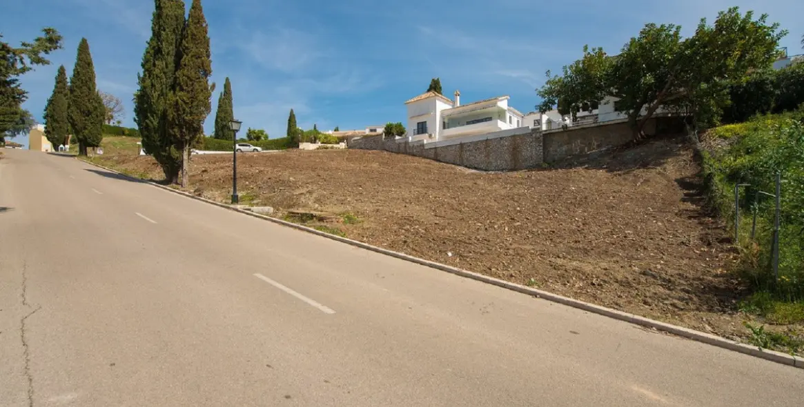 Venta de parcela residencial en El Paraiso 2