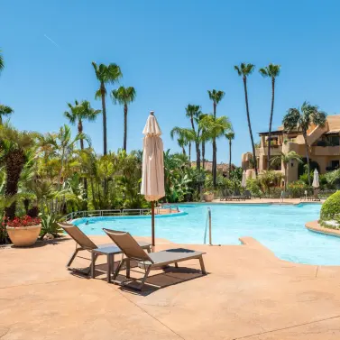 Venta de apartamento en planta media en Marbella