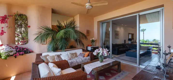 Venta de apartamento en planta media en Marbella 3