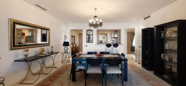 Venta de apartamento en planta media en Marbella 4
