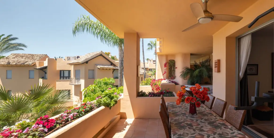 Venta de apartamento en planta media en Marbella 10