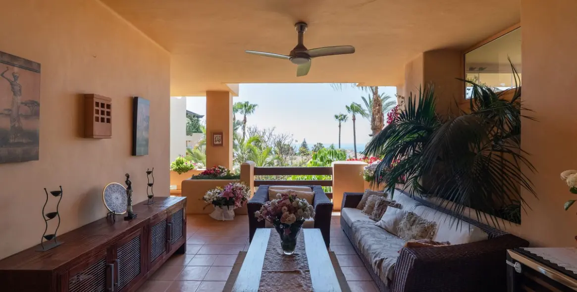 Venta de apartamento en planta media en Marbella 12