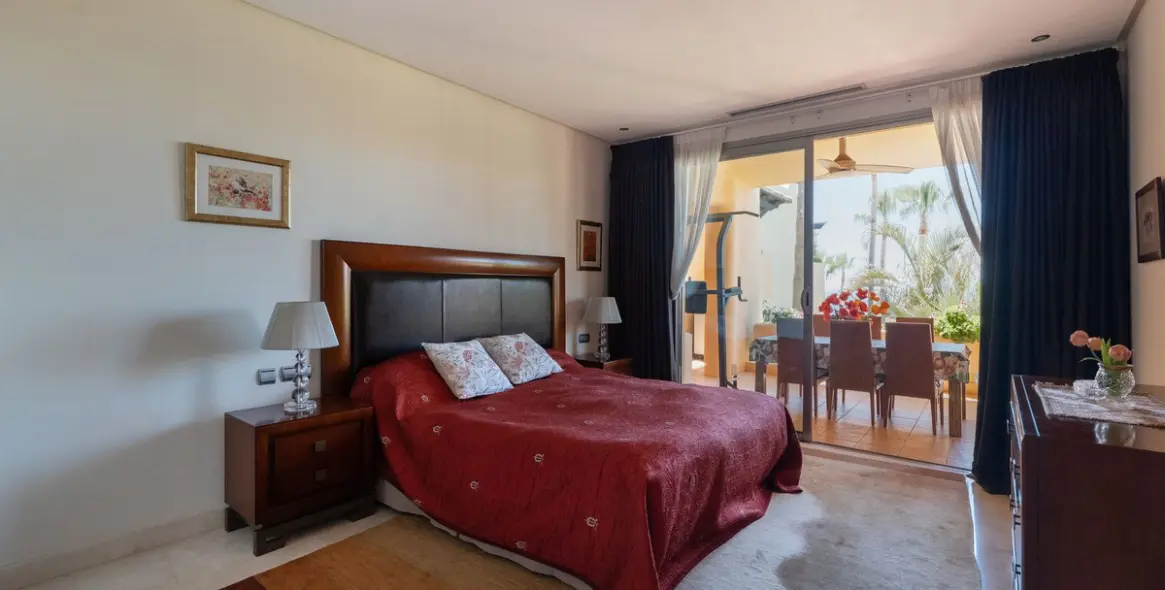 Venta de apartamento en planta media en Marbella 13