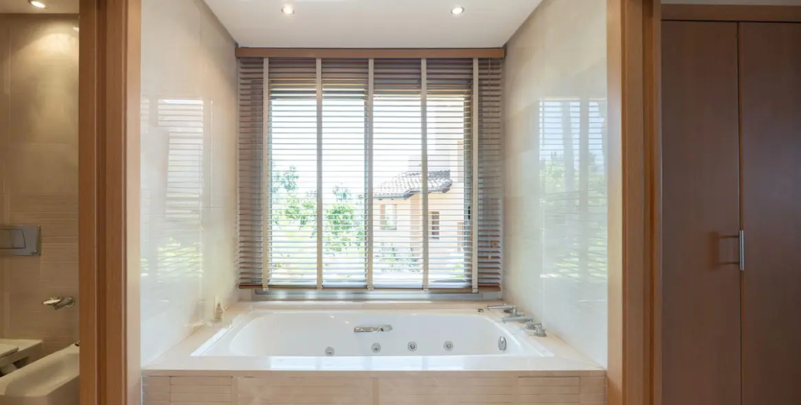 Venta de apartamento en planta media en Marbella 17