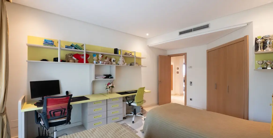 Venta de apartamento en planta media en Marbella 24