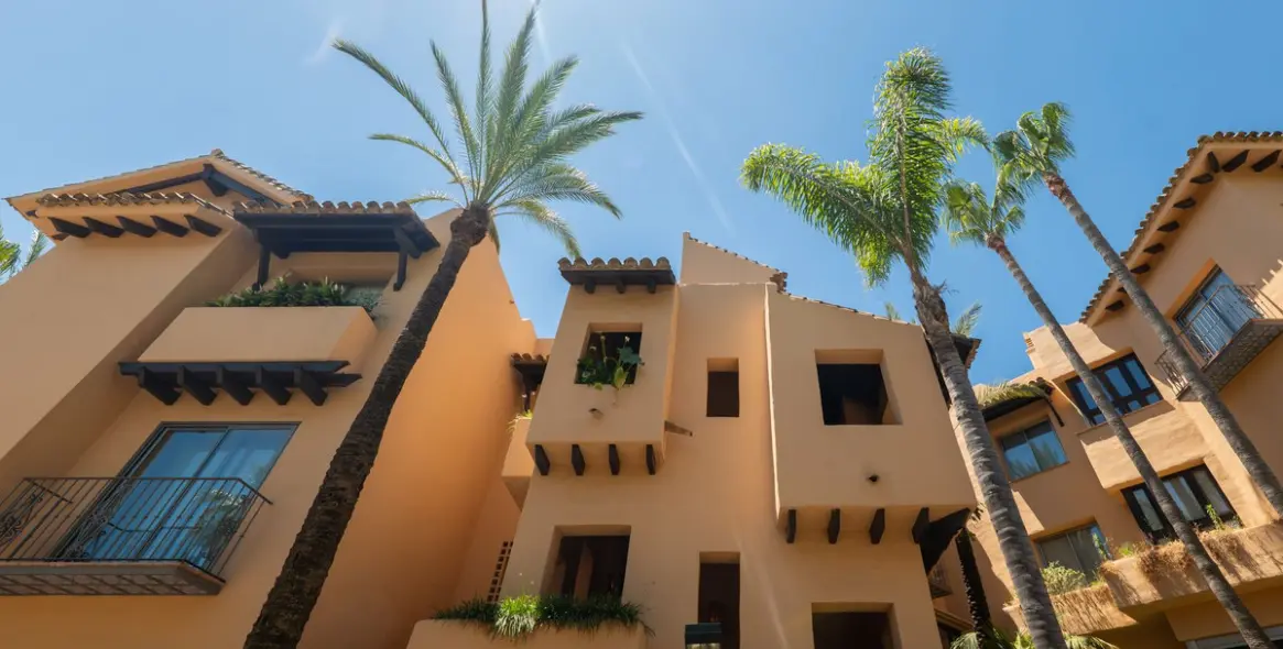 Venta de apartamento en planta media en Marbella 34