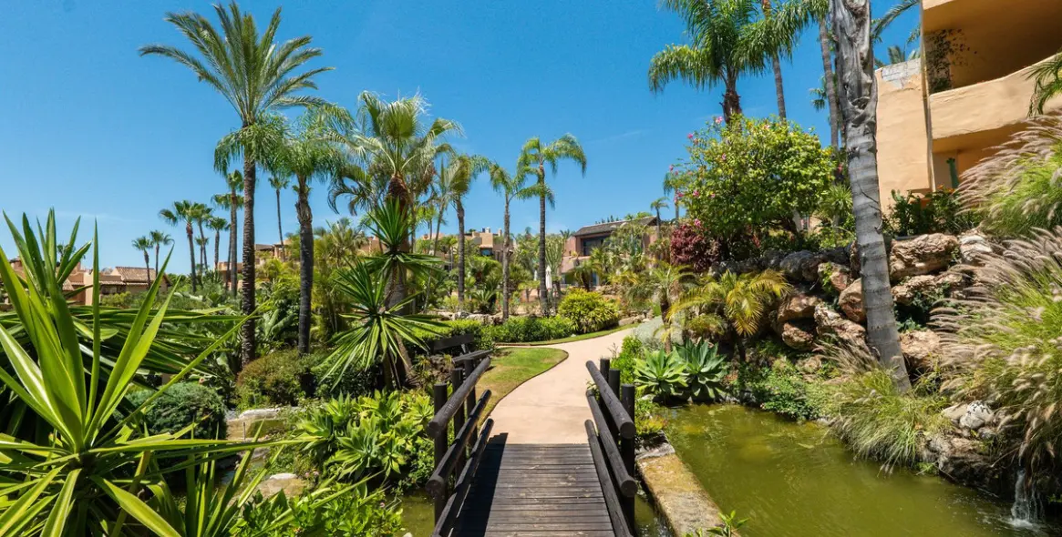 Venta de apartamento en planta media en Marbella 36