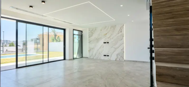 Venta de villa independiente en Sierrezuela 0
