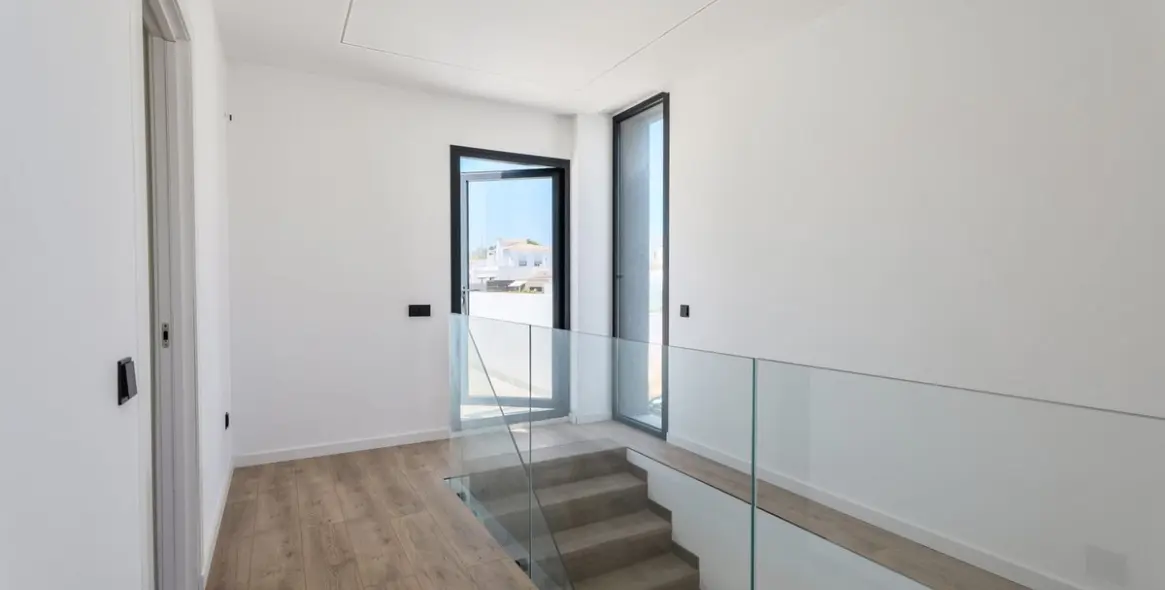 Venta de villa independiente en Sierrezuela 3