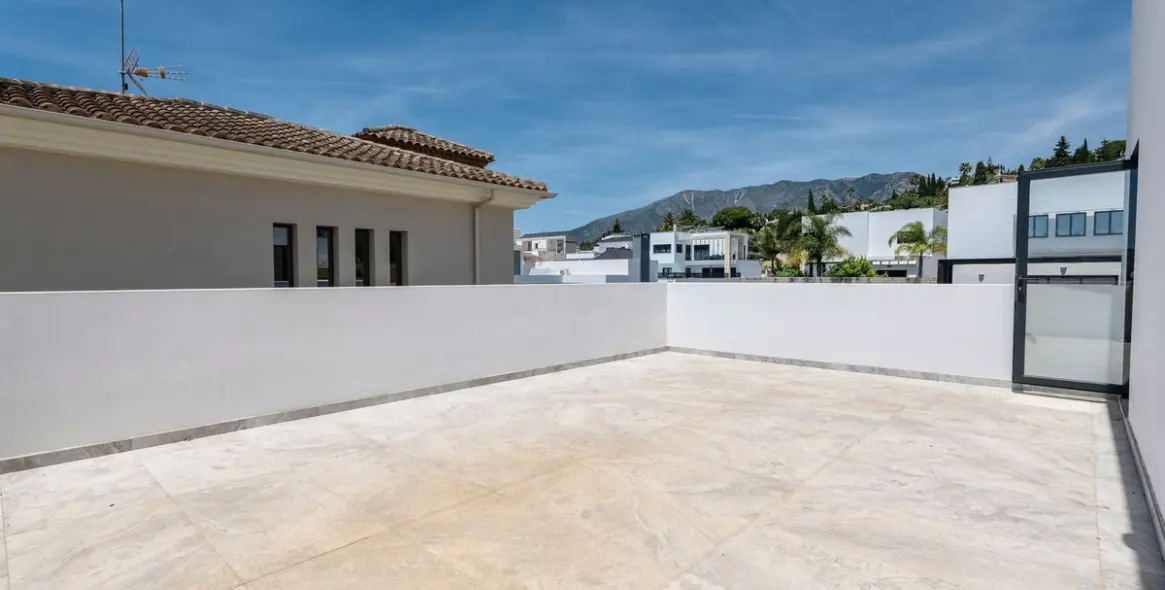Venta de villa independiente en Sierrezuela 18