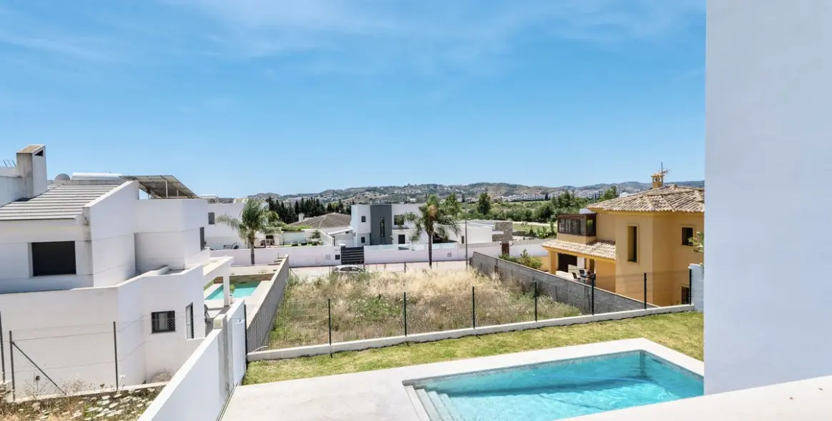 Venta de villa independiente en Sierrezuela 20