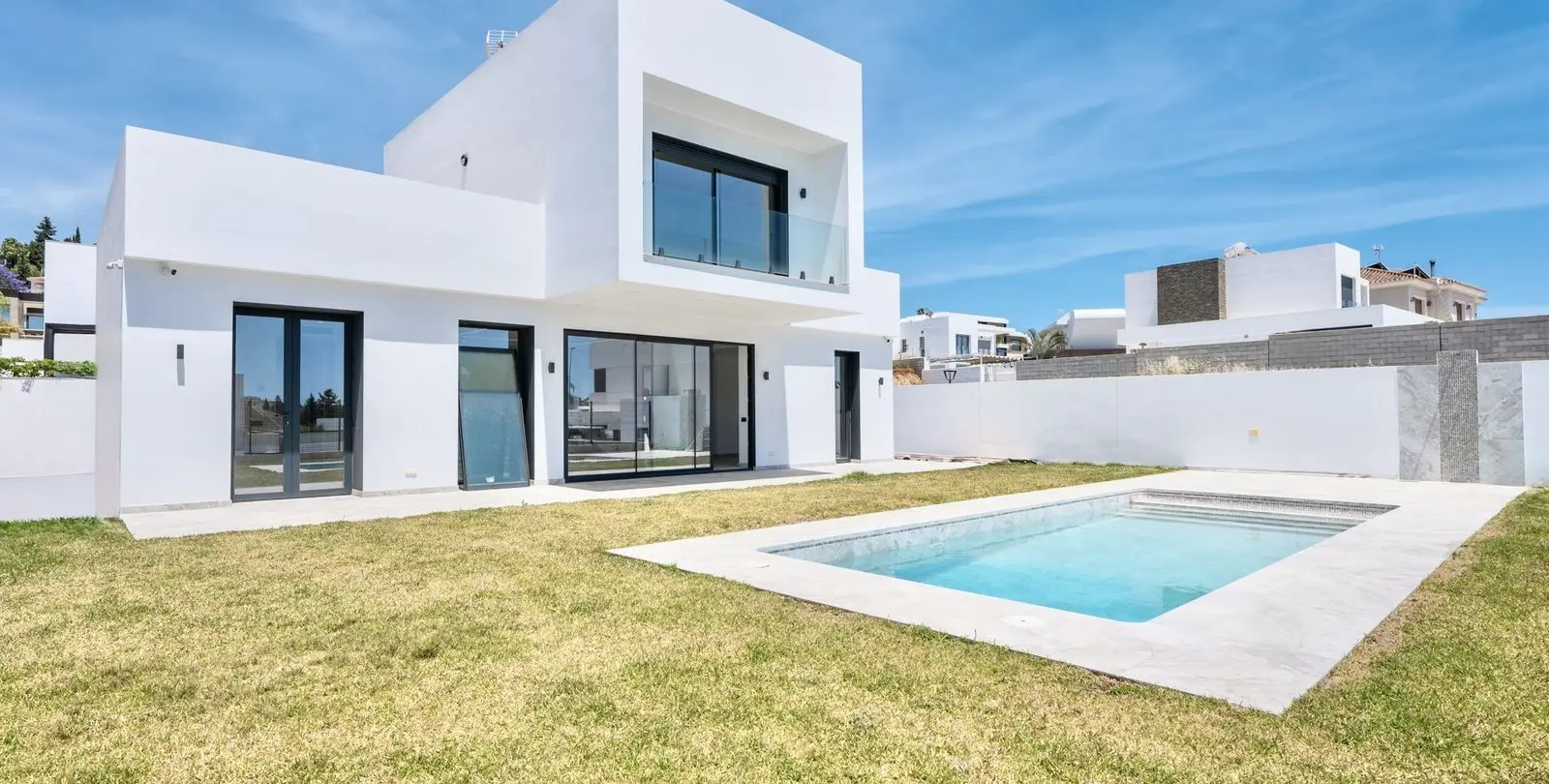 Venta de villa independiente en Sierrezuela 1