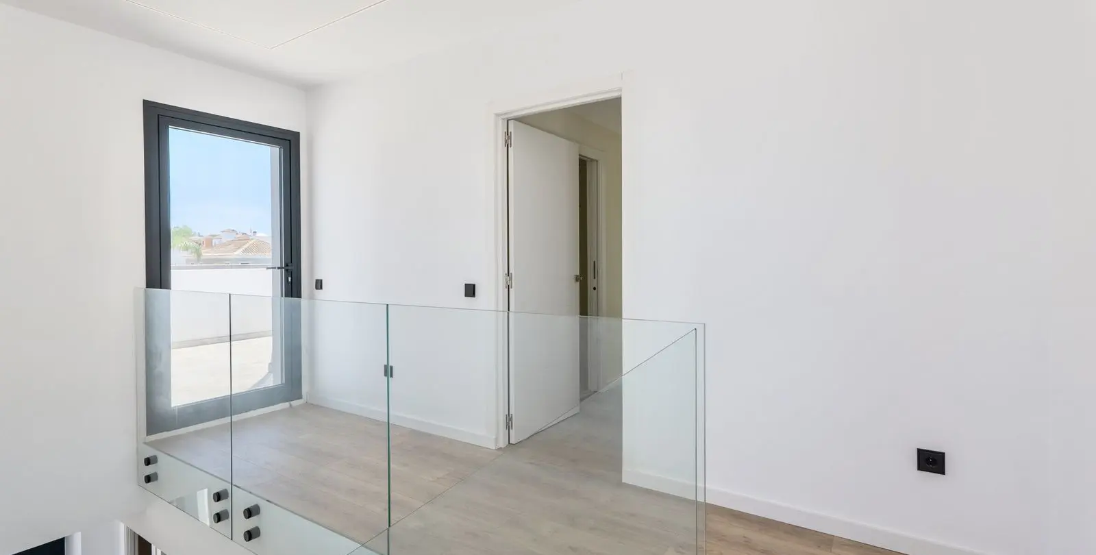 Venta de villa independiente en Sierrezuela 6