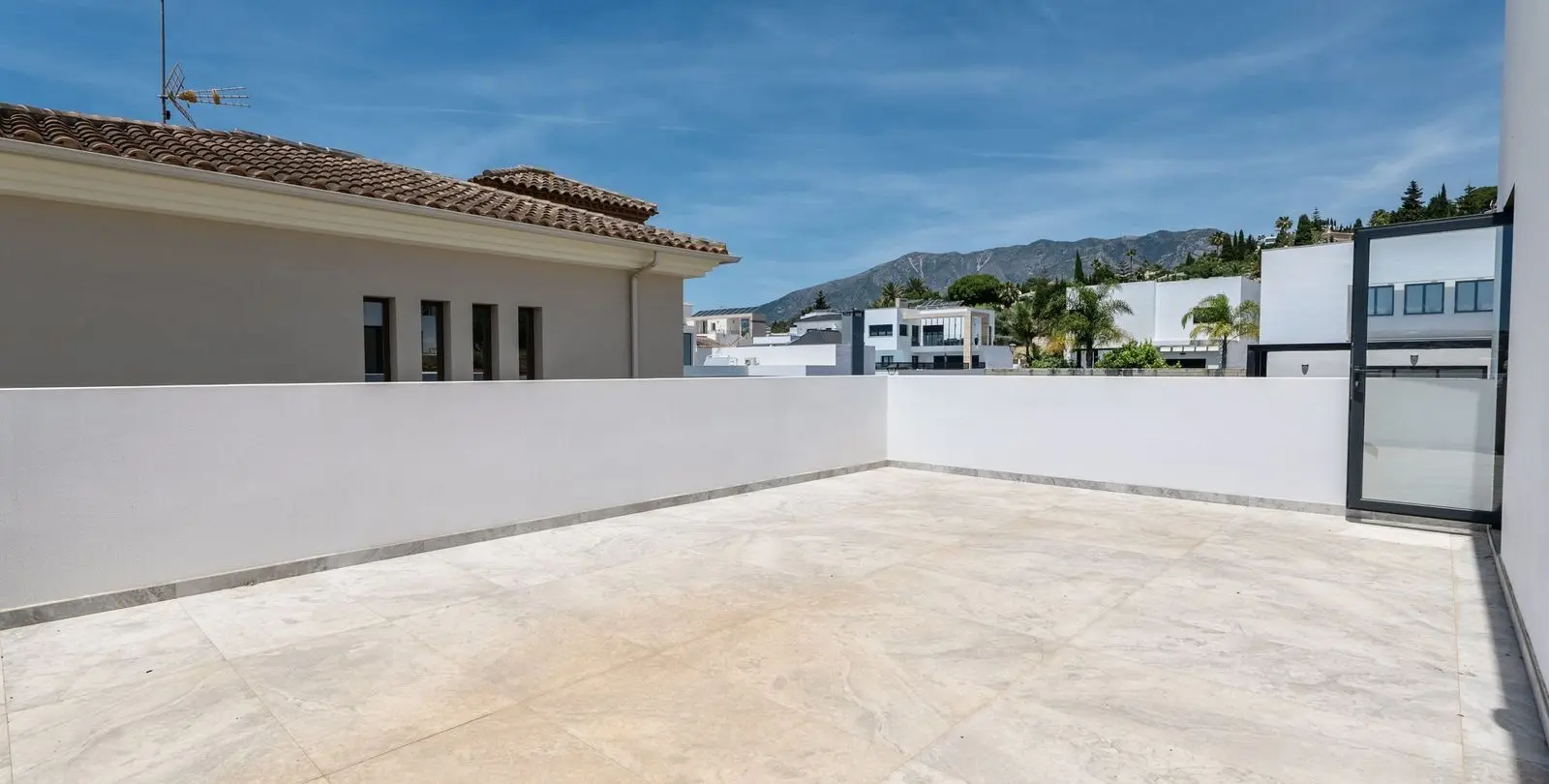 Venta de villa independiente en Sierrezuela 19