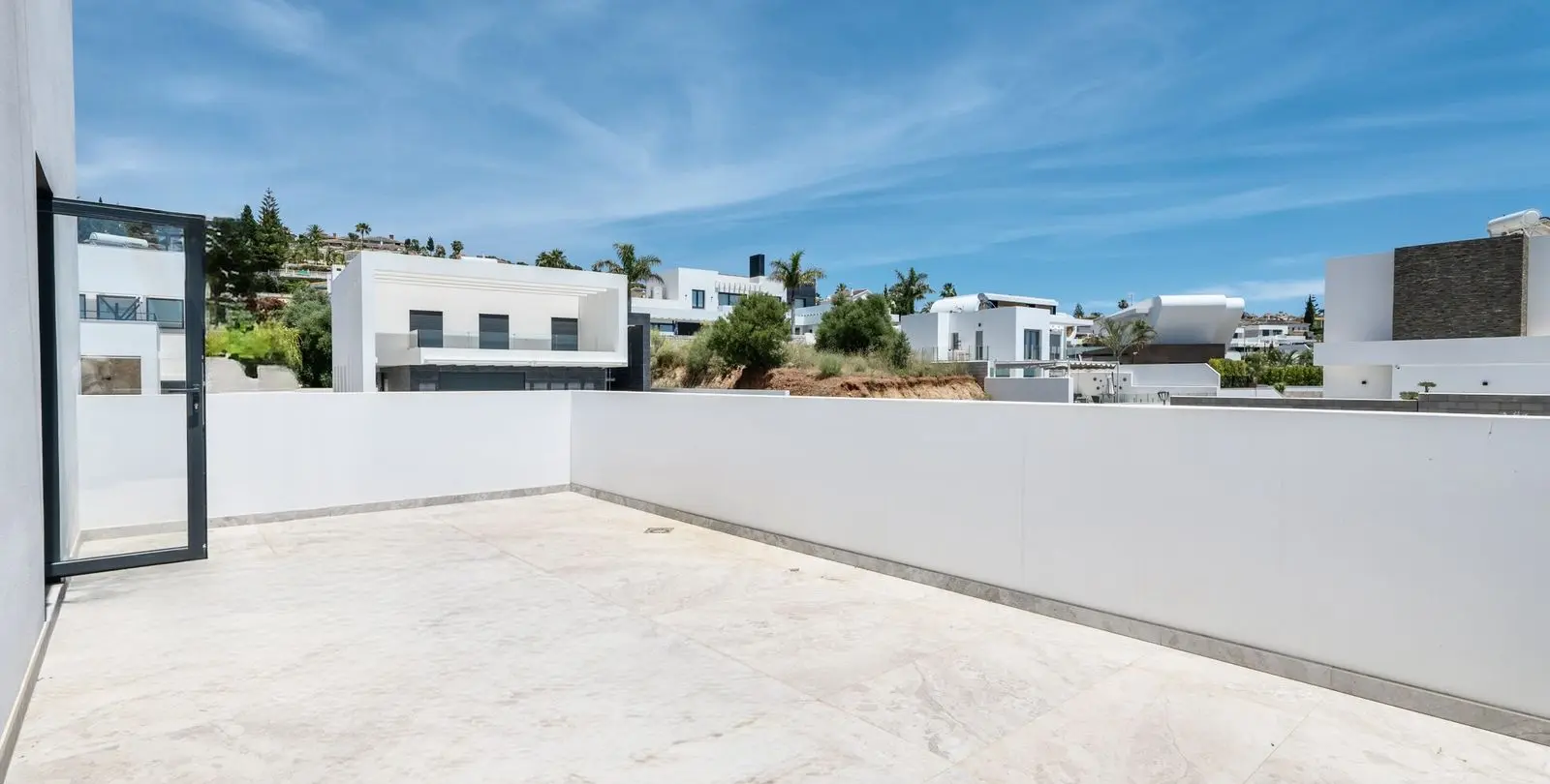 Venta de villa independiente en Sierrezuela 23