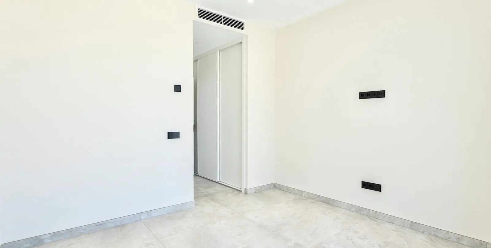 Venta de villa independiente en Sierrezuela 43