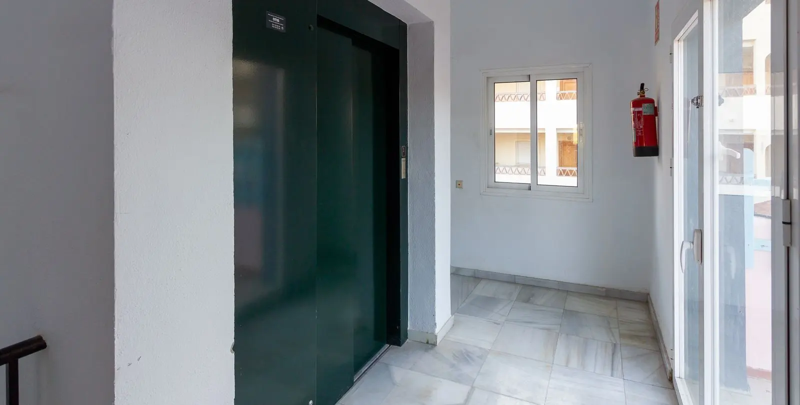 Venta de local comercial en La Cala Hills 16