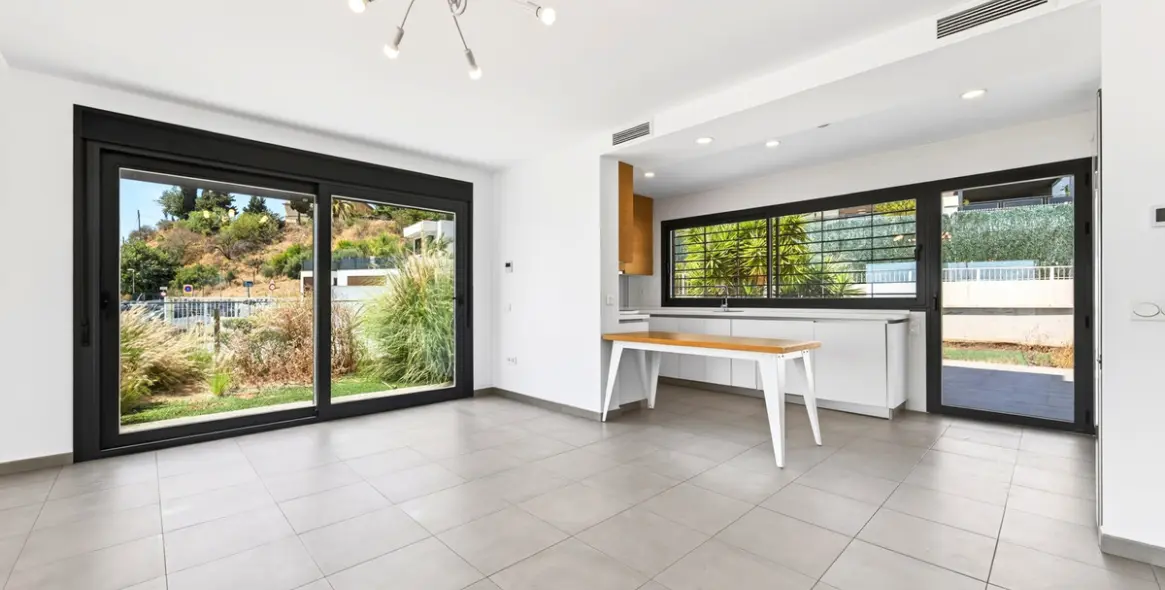 Venta de casa pareada en Málaga Este 6