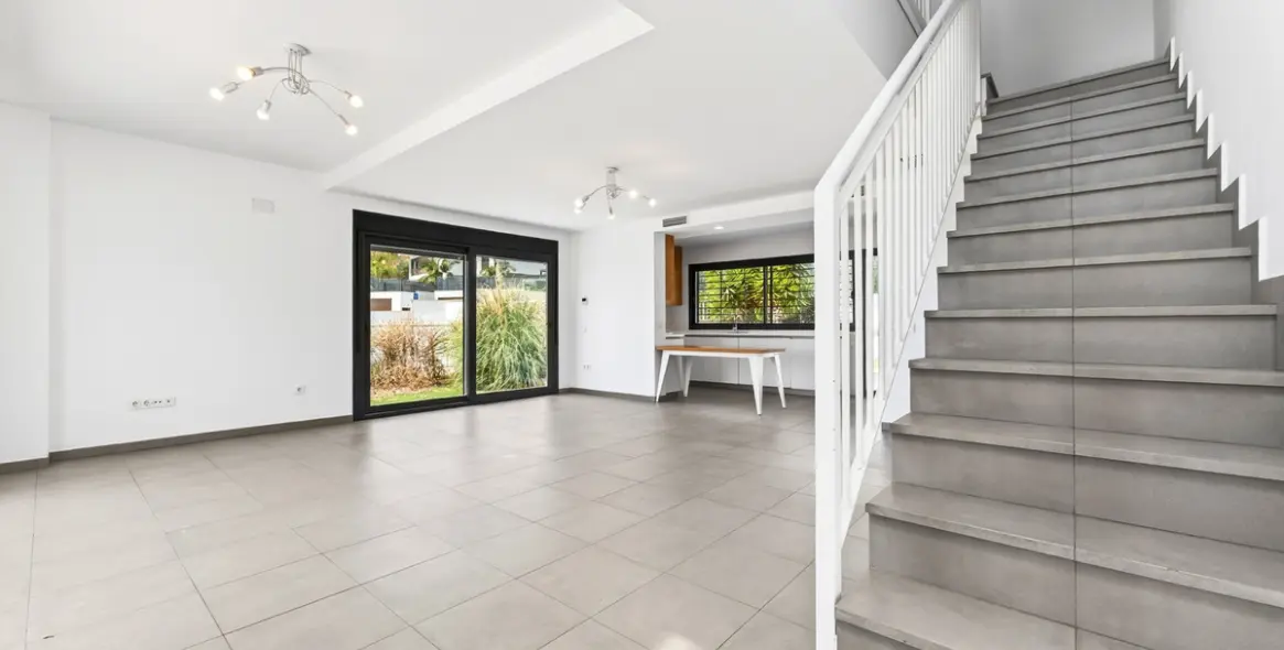 Venta de casa pareada en Málaga Este 8
