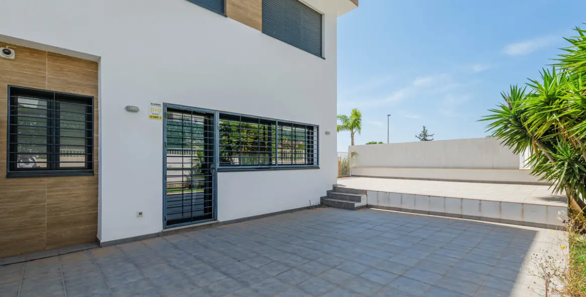 Venta de casa pareada en Málaga Este 19