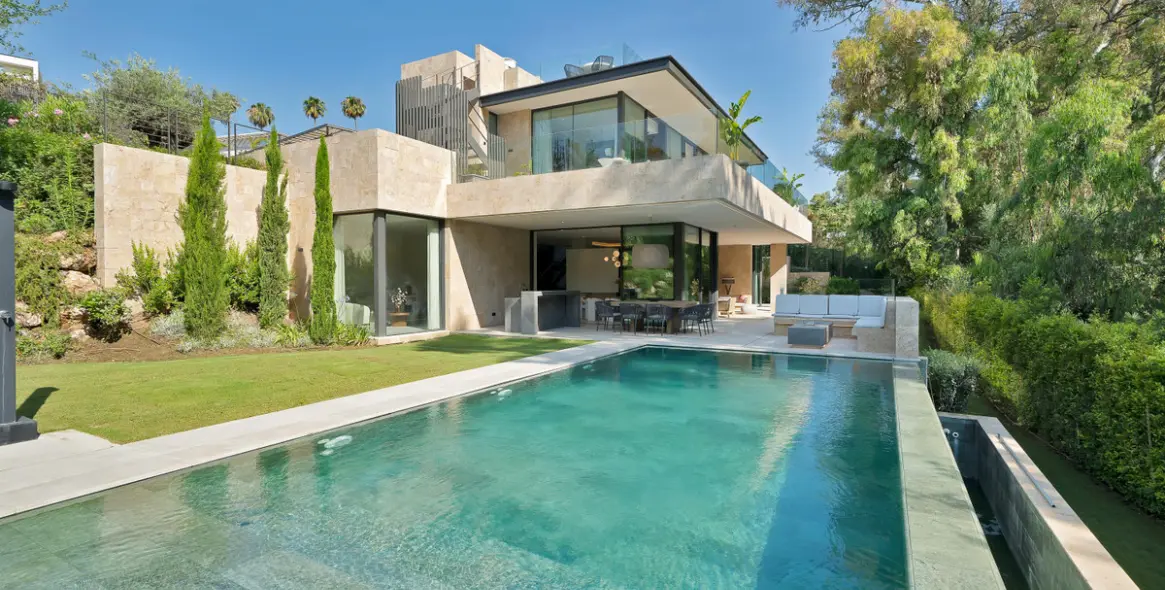 Venta de villa independiente en Los Naranjos 1