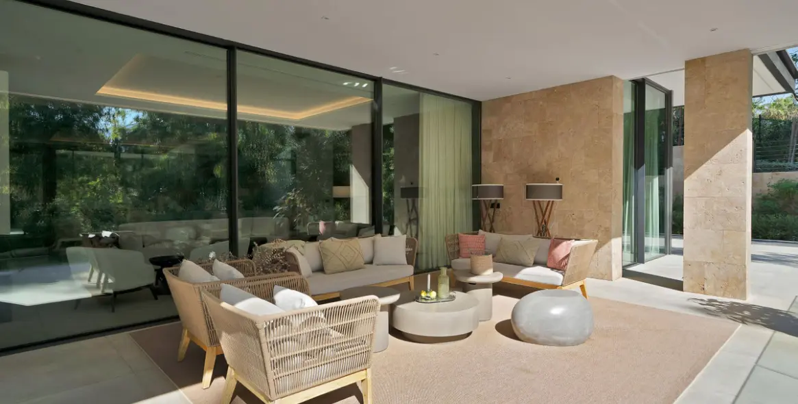 Venta de villa independiente en Los Naranjos 16