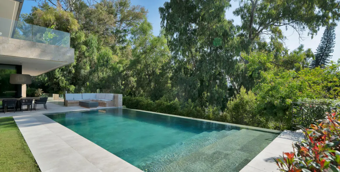 Venta de villa independiente en Los Naranjos 20