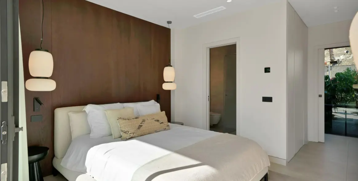 Venta de villa independiente en Los Naranjos 28