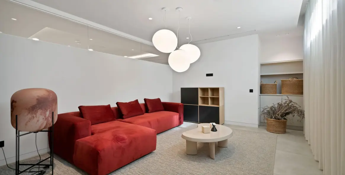 Venta de villa independiente en Los Naranjos 44