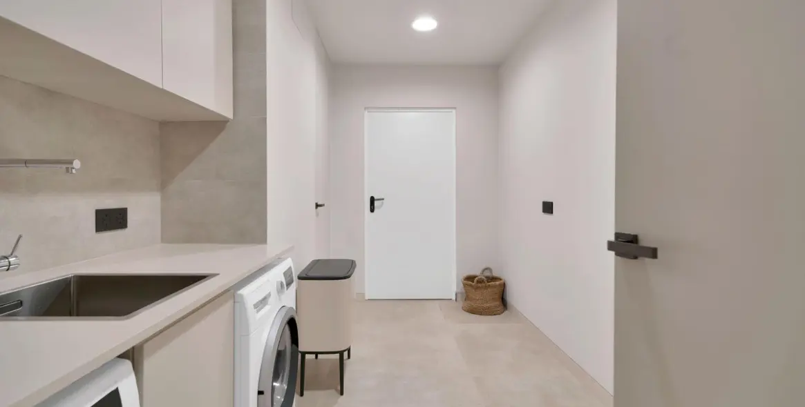 Venta de villa independiente en Los Naranjos 49