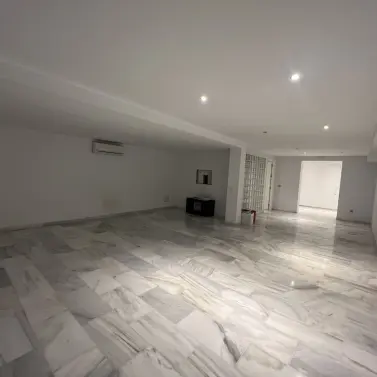 Venta de villa independiente en Nueva Andalucía