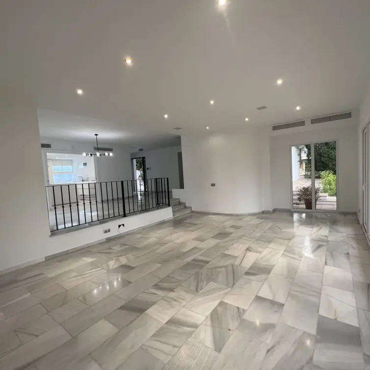 Sale of detached villa in Nueva Andalucía
