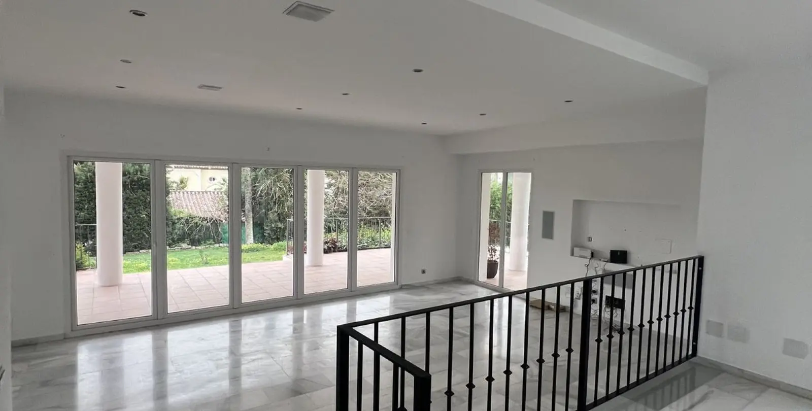 Venta de villa independiente en Nueva Andalucía 18
