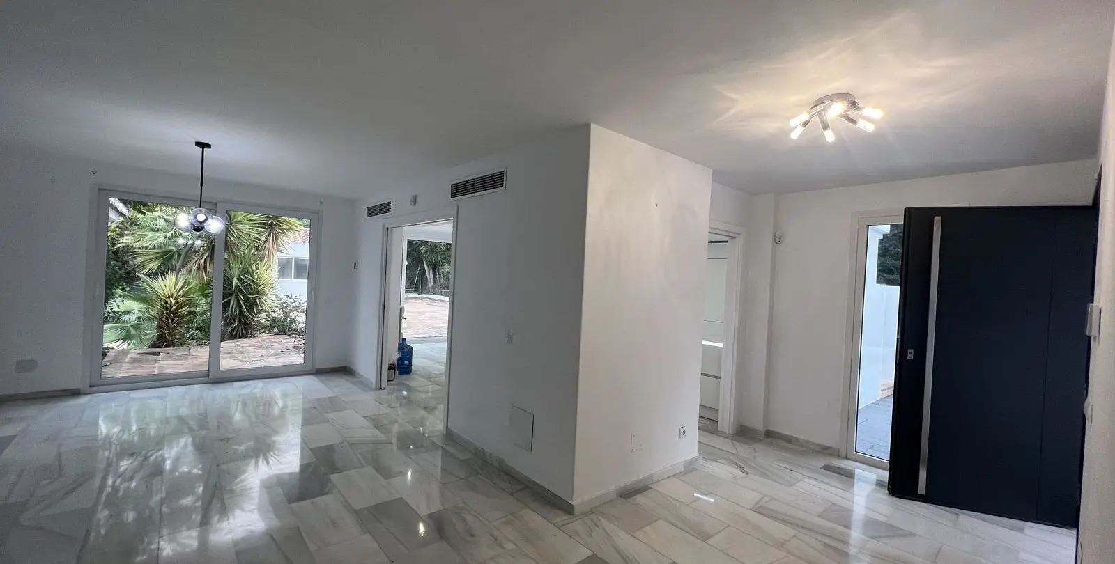 Venta de villa independiente en Nueva Andalucía 21