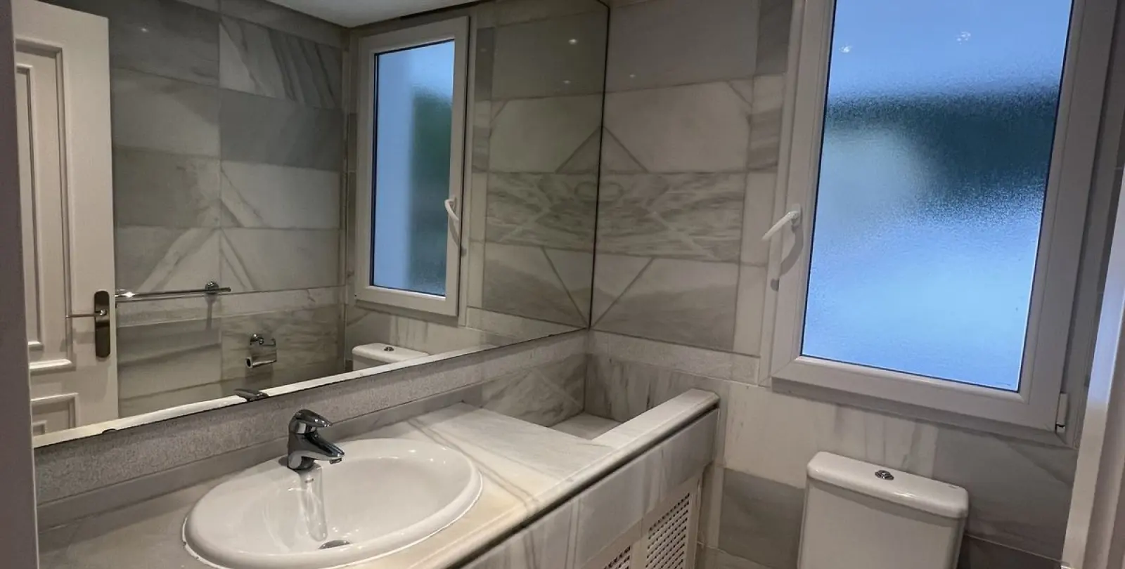 Venta de villa independiente en Nueva Andalucía 22
