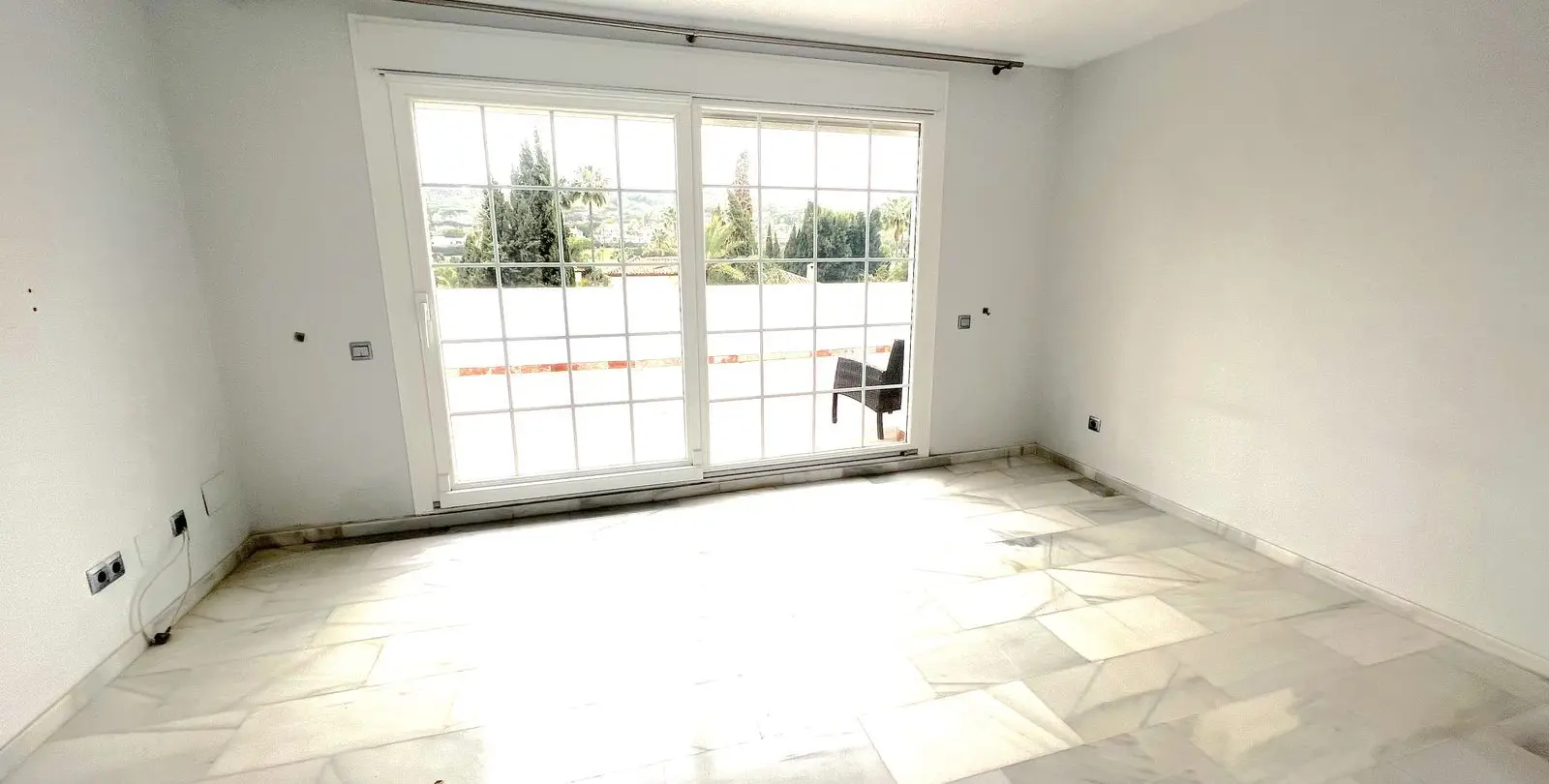 Venta de villa independiente en Nueva Andalucía 31