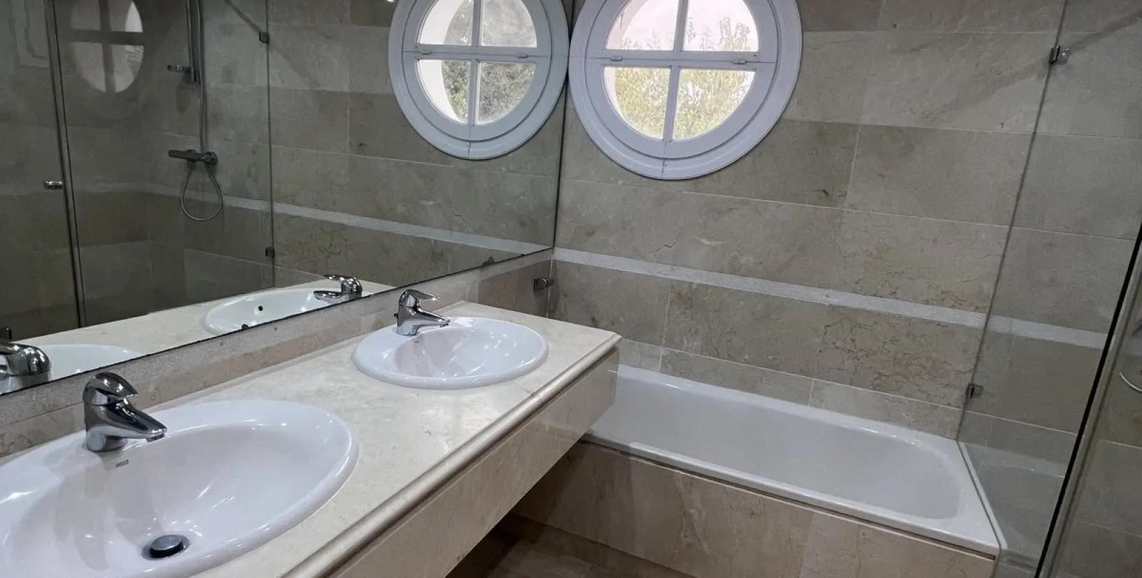 Venta de villa independiente en Nueva Andalucía 32