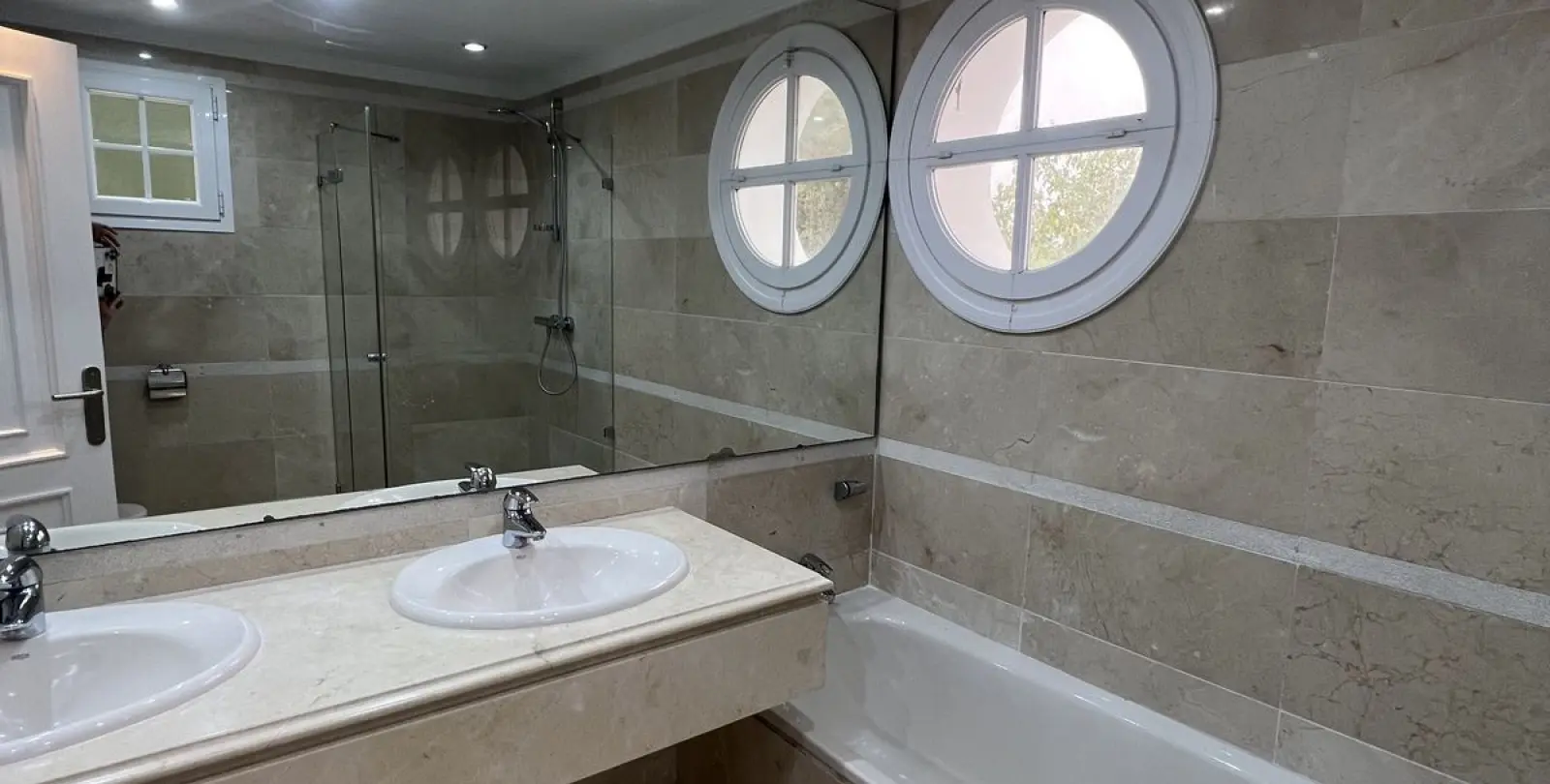 Venta de villa independiente en Nueva Andalucía 34