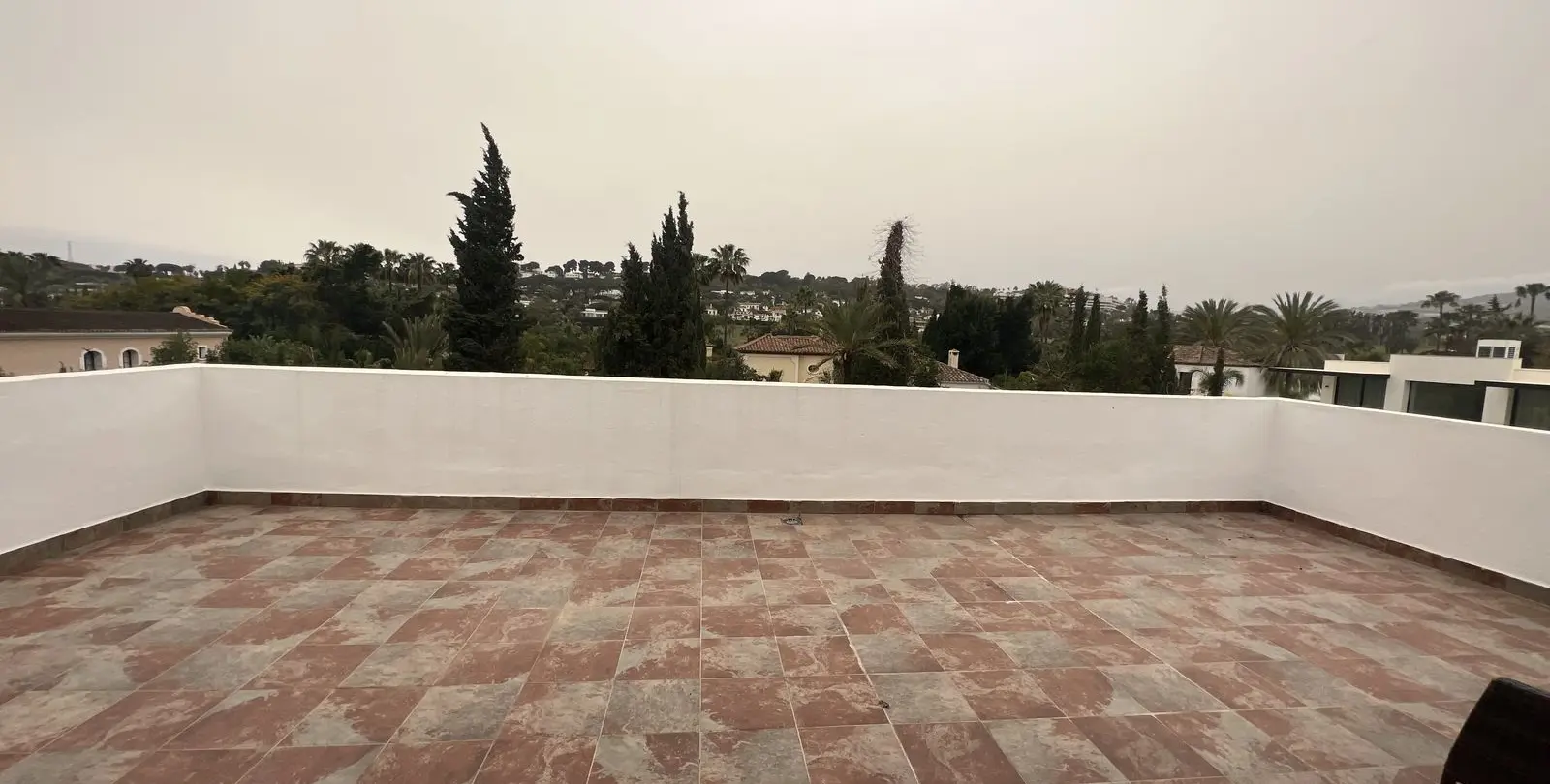 Venta de villa independiente en Nueva Andalucía 35