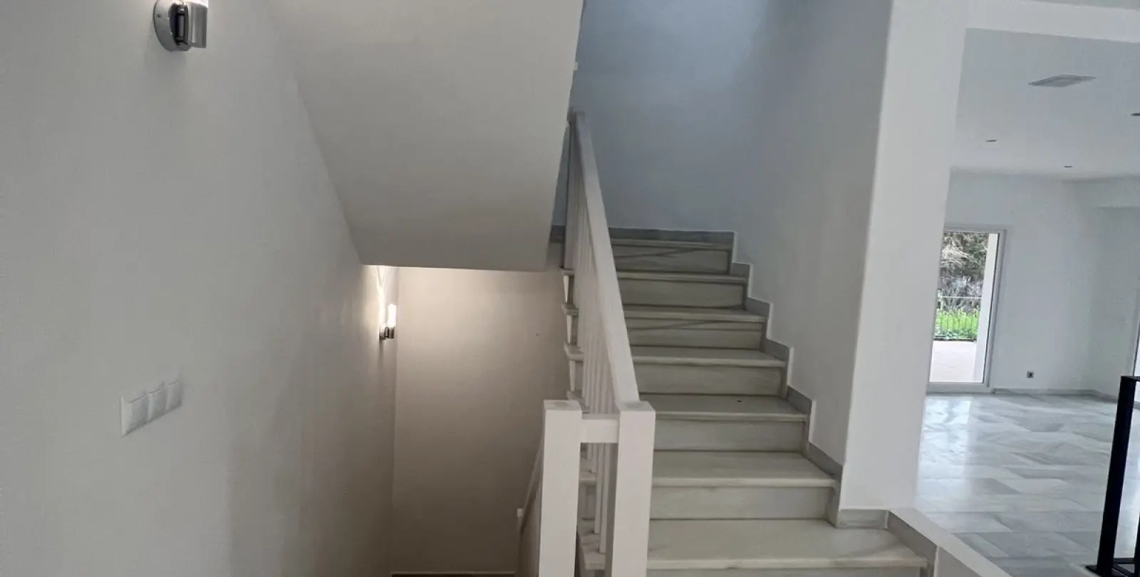 Venta de villa independiente en Nueva Andalucía 38
