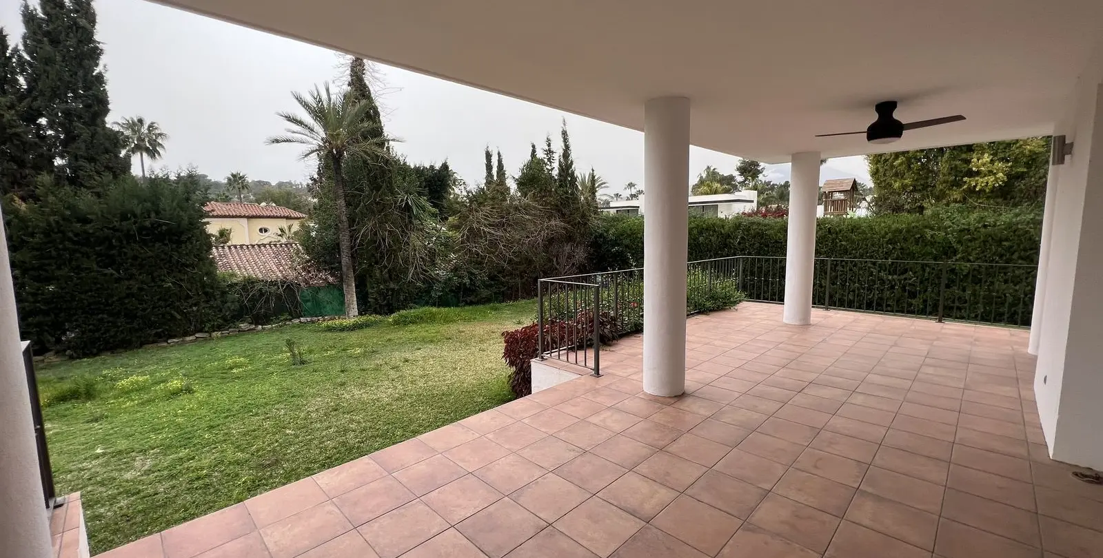 Venta de villa independiente en Nueva Andalucía 46