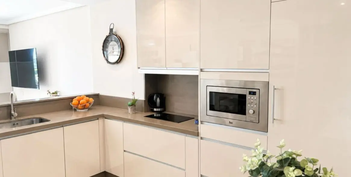 Short-term rent of studio in Nagüeles 9