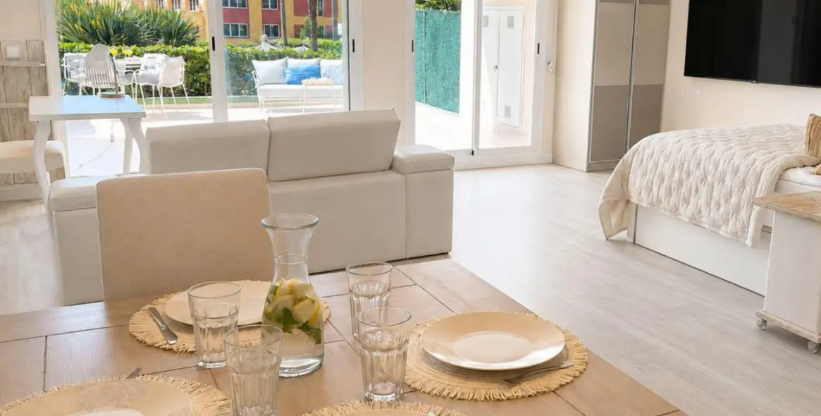 Short-term rent of studio in Nagüeles 13