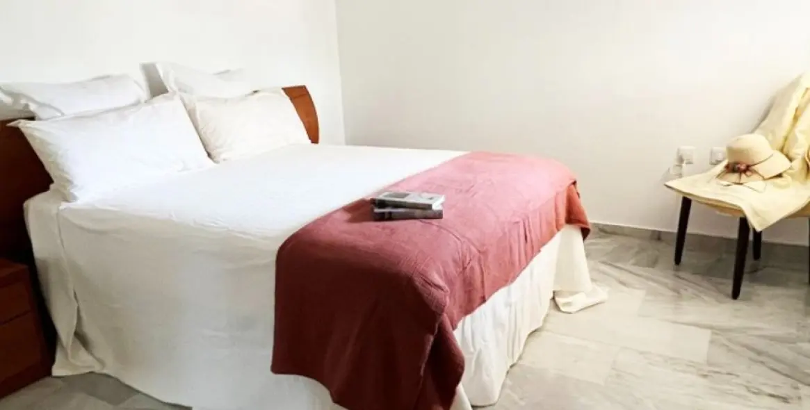 Alquiler a largo plazo de apartamento en planta media en Marbella 7