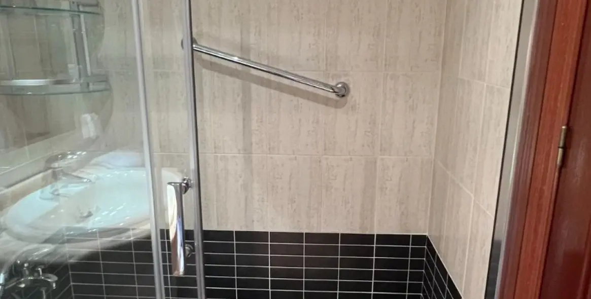 Alquiler a largo plazo de apartamento en planta media en Marbella 10