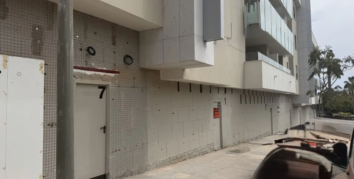 Alquiler a largo plazo de local comercial en San Pedro de Alcántara 1