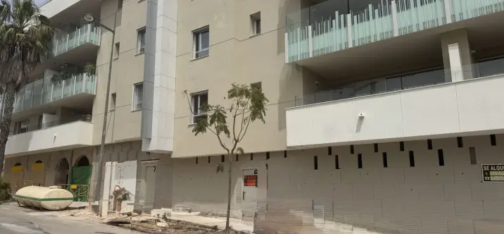 Alquiler a largo plazo de local comercial en San Pedro de Alcántara 4
