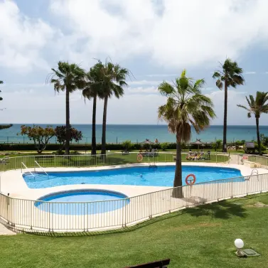 Venta de apartamento en planta media en La Cala de Mijas
