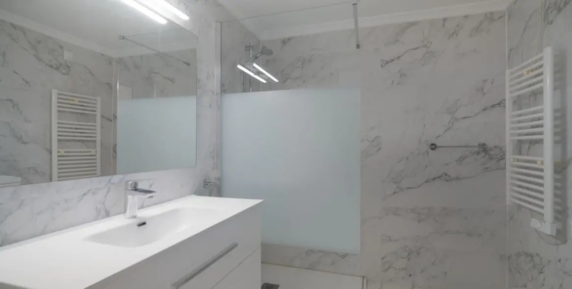 Venta de apartamento en planta media en La Cala de Mijas 9