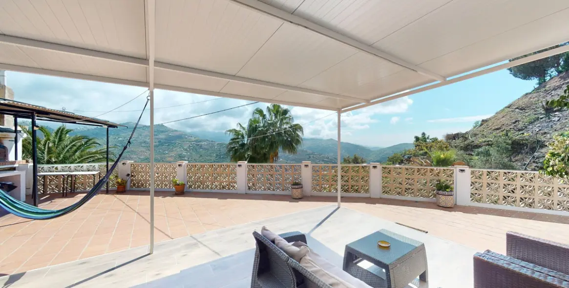 Venta de villa independiente en Sayalonga 23
